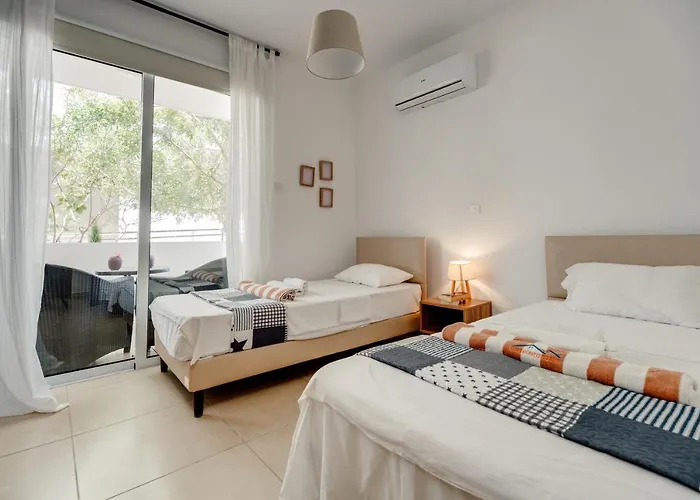 Sunnyvillas: 2br Mythical Apt*swimming Pool*ak04 * Paralimni